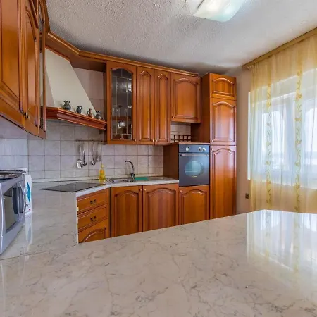 San Διαμέρισμα *